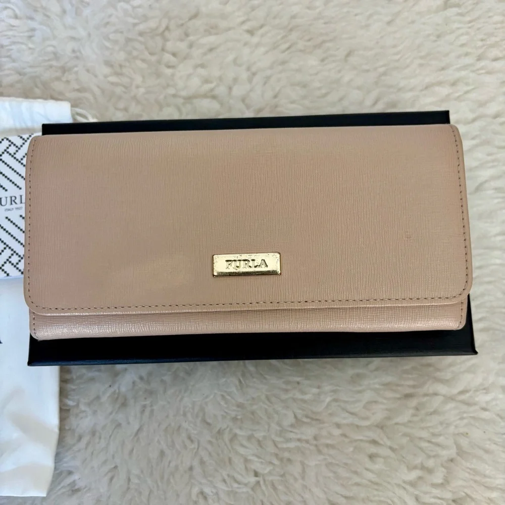 Furla Women's Beige long Wallet w/ Dustbag/Cards/box